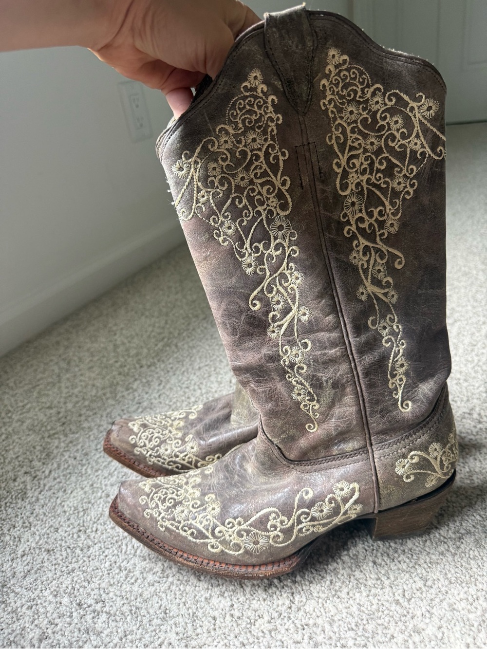 Embroidered Brown Leather Western Boots